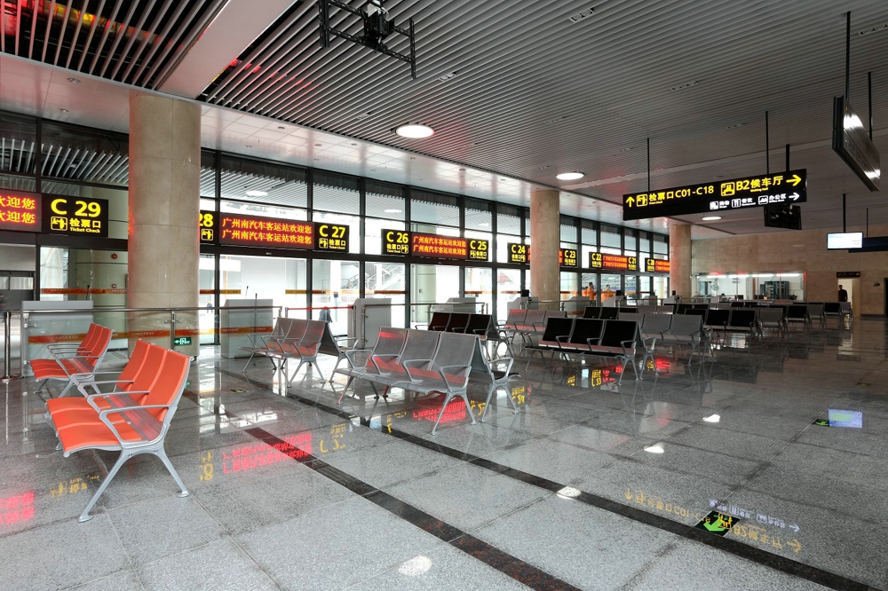 广州南站公共汽车站候车椅案例