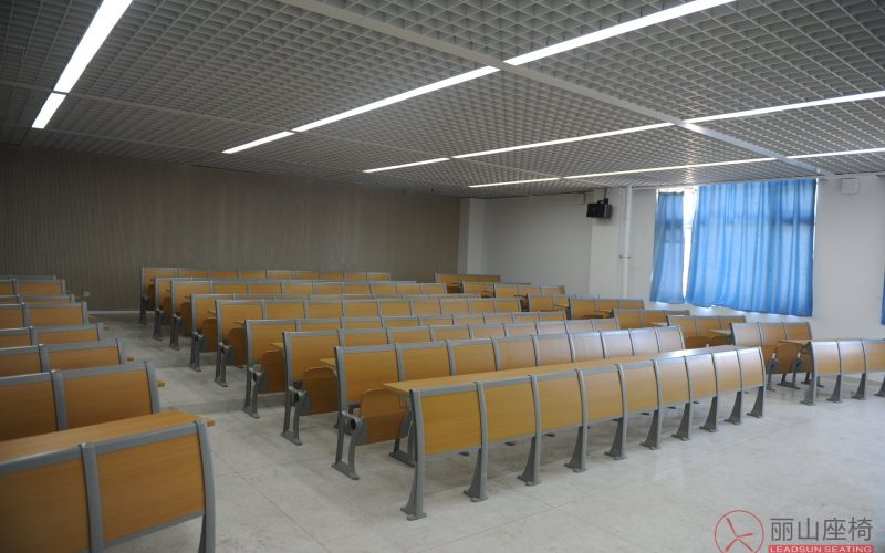 南开大学新校区阶梯教室课桌椅案例